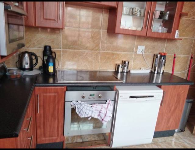 3 BEDROOM HOUSE FOR SALE IN KENSINGTON